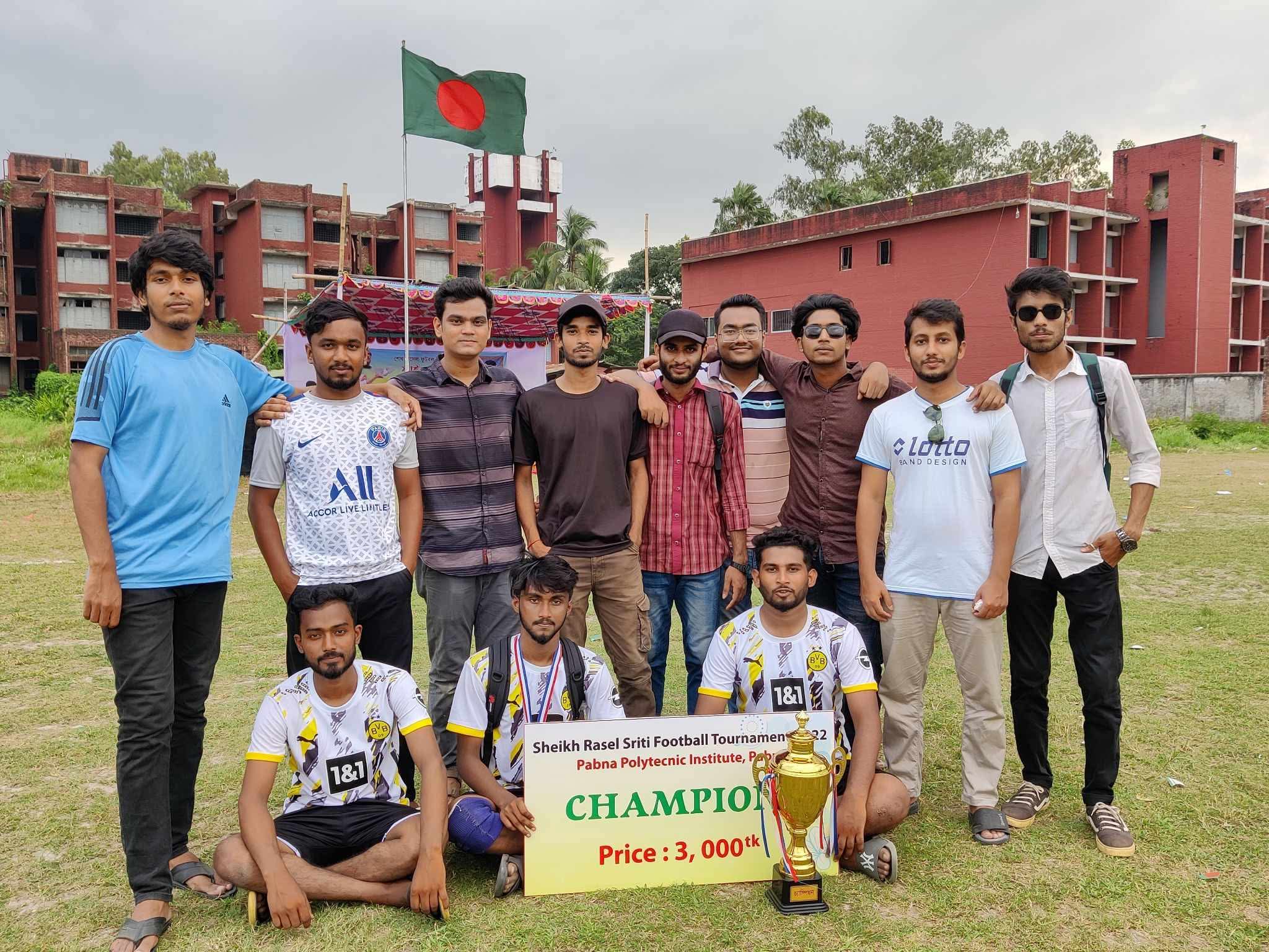 সিভিল ডিপার্টমেন্টের হয়ে চ্যাম্পিয়ন ট্রফি।